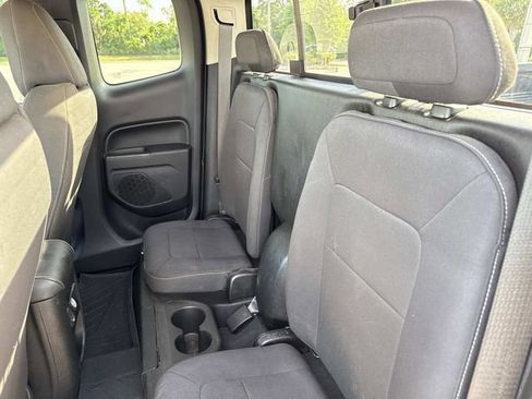 Used 2021 Chevrolet Colorado LT w/ LT Convenience Package RWD image 11