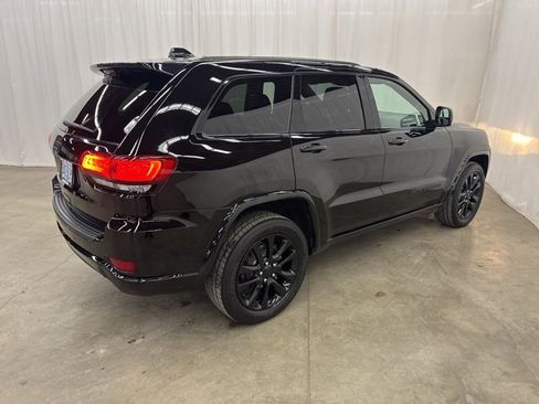 Used 2019 Jeep Grand Cherokee Altitude image 29