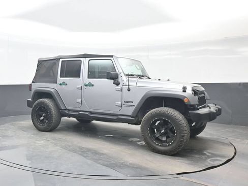Used 2018 Jeep Wrangler Unlimited Sport S AWD/4WD image 8