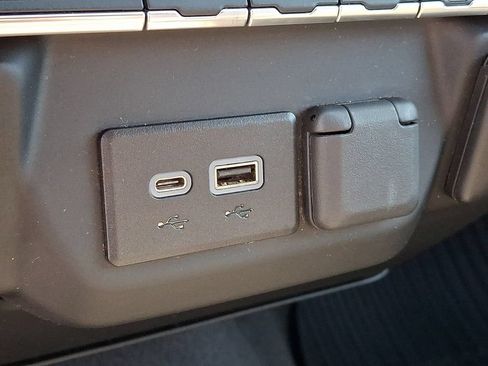Certified 2022 Chevrolet Silverado 2500 Custom w/ Custom Convenience Package AWD/4WD image 24