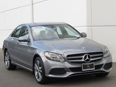 Used 2016 Mercedes-Benz C 300 4MATIC Sedan image 2