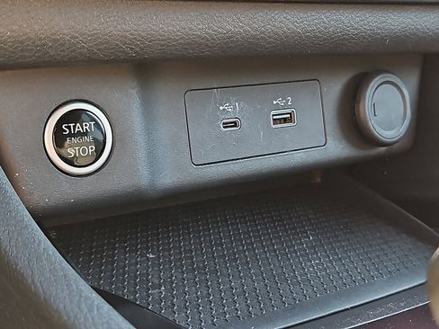 Certified 2023 Nissan Rogue SV image 21