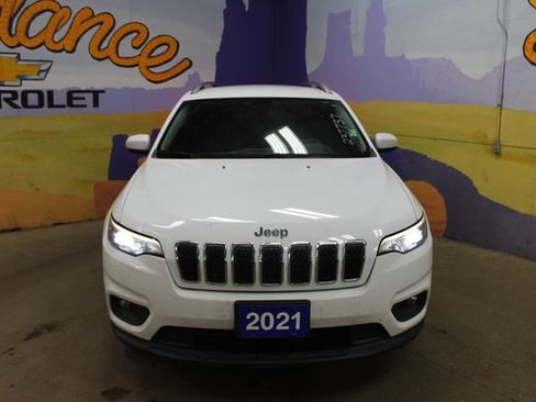 Used 2021 Jeep Cherokee Latitude AWD/4WD image 3