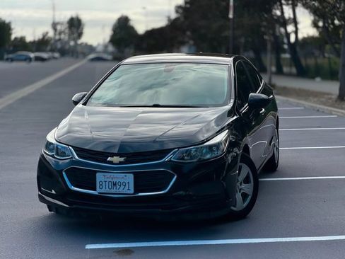 Used 2017 Chevrolet Cruze LS FWD image 15