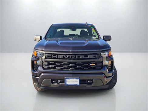 Used 2023 Chevrolet Silverado 1500 Custom image 2