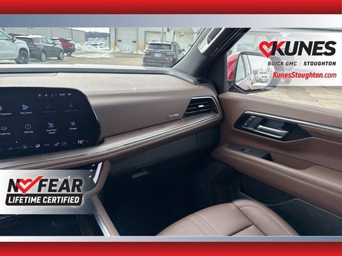 Used 2025 Chevrolet Suburban High Country AWD/4WD image 40