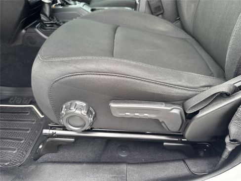 Used 2022 Jeep Wrangler Unlimited Sport AWD/4WD image 13