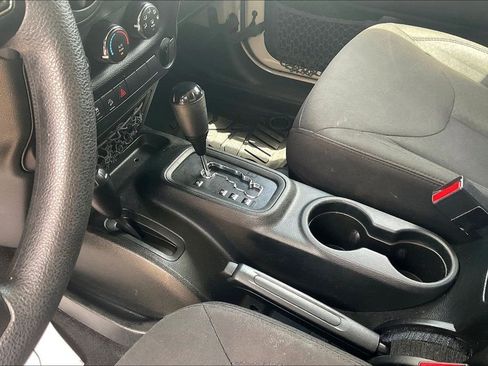 Used 2018 Jeep Wrangler Unlimited Sport AWD/4WD image 13
