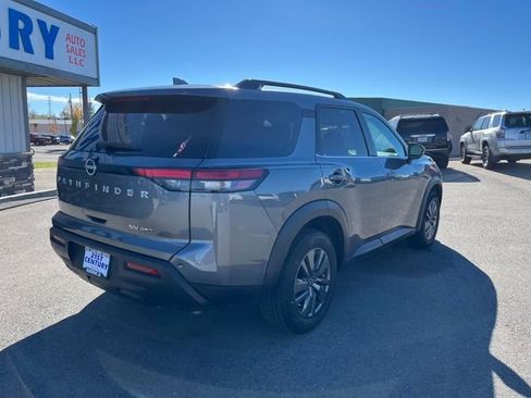 Used 2024 Nissan Pathfinder SV AWD/4WD image 10