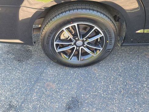 Used 2016 Dodge Grand Caravan SE FWD image 13