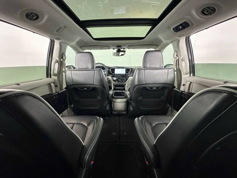 Used 2024 Chrysler Pacifica Limited FWD image 28