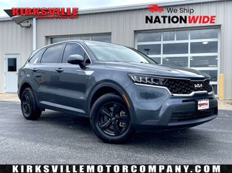 Used 2022 Kia Sorento LX image 1