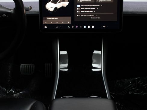 Used 2020 Tesla Model Y Performance image 16