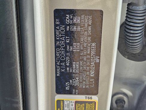 Used 2025 Kia Soul LX FWD image 28