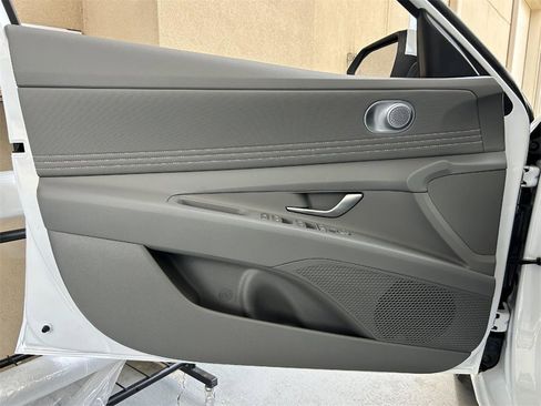 Used 2024 Hyundai Elantra SEL w/ Convenience Package image 22