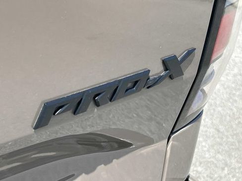 Used 2024 Nissan Frontier Pro-X RWD image 11