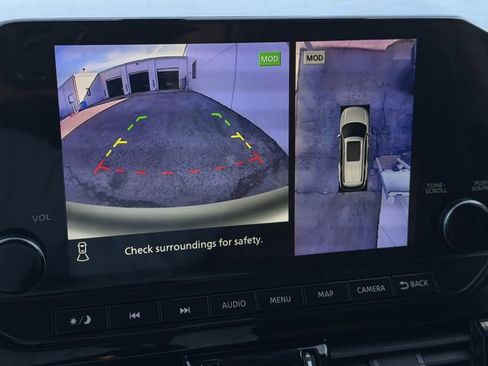 Used 2022 Nissan Pathfinder Platinum w/ Cargo Package image 18