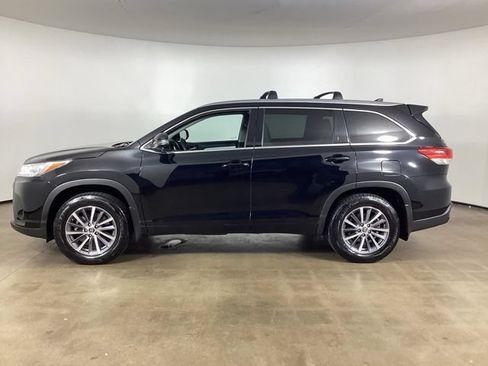 Used 2018 Toyota Highlander XLE AWD/4WD image 8