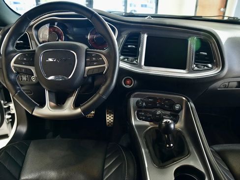 Used 2015 Dodge Challenger SRT Hellcat image 14