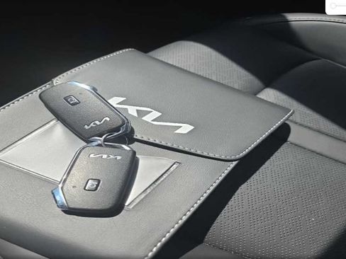Used 2023 Kia Sorento SX AWD/4WD image 7
