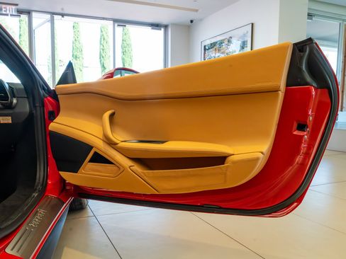 Used 2011 Ferrari 458 Italia Coupe RWD image 21