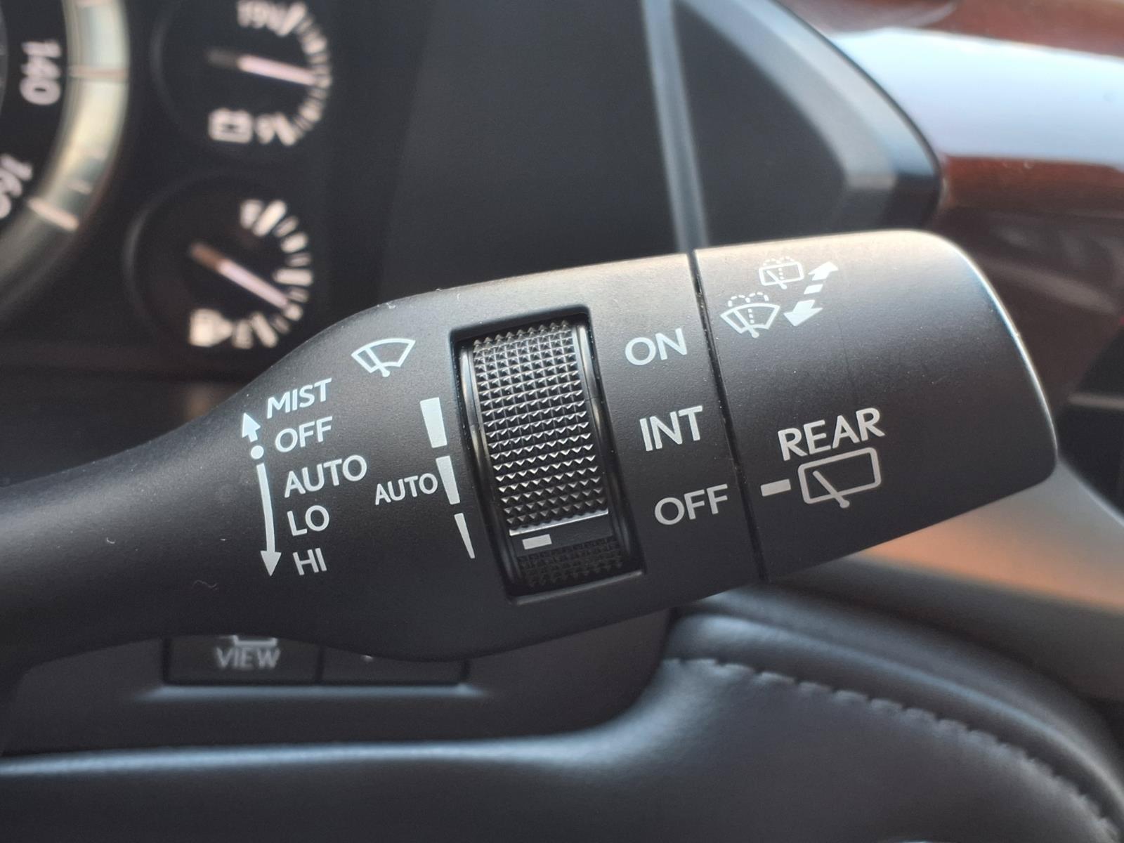 Used 2018 Lexus LX 570 4WD w/ Luxury Package image 15