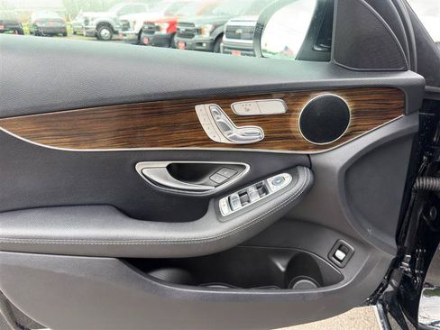 Used 2018 Mercedes-Benz C 300 4MATIC Sedan w/ Premium Package image 12