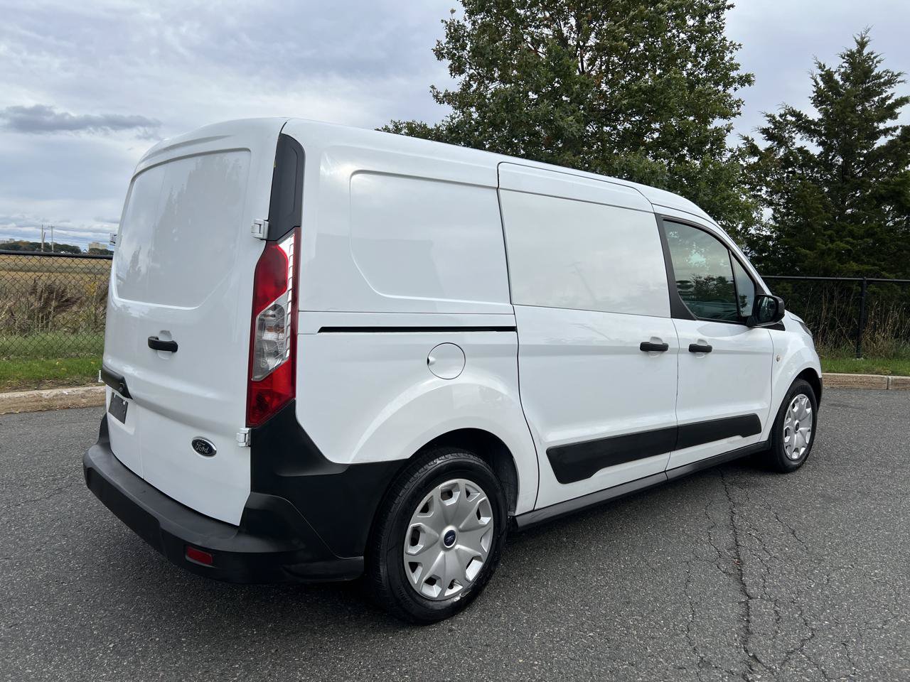 Used 2016 Ford Transit Connect XL FWD image 4