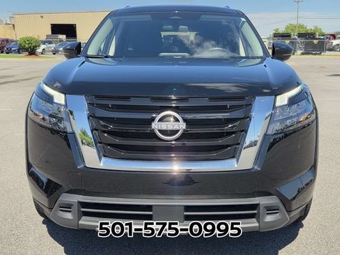Used 2025 Nissan Pathfinder SV FWD image 6