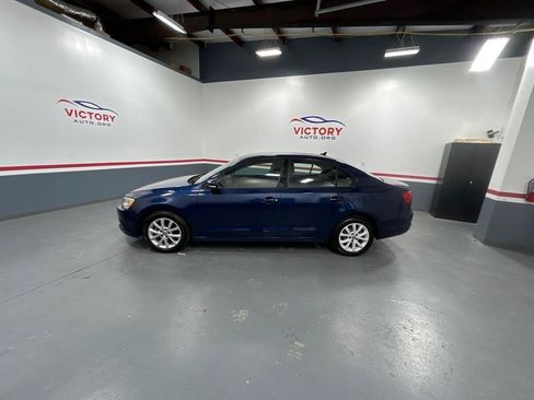 Used 2011 Volkswagen Jetta SE FWD image 5