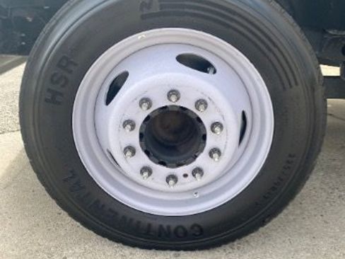 Used 2021 Ford F550 2WD Regular Cab Super Duty image 29