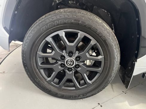 Used 2024 Toyota Tundra Platinum AWD/4WD image 14