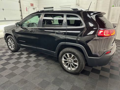 Used 2019 Jeep Cherokee Latitude Plus w/ Cold Weather Group AWD/4WD image 7