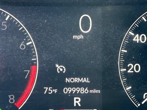 Used 2023 Honda HR-V Sport image 17