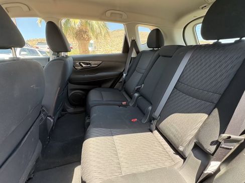 Used 2018 Nissan Rogue S AWD/4WD image 10
