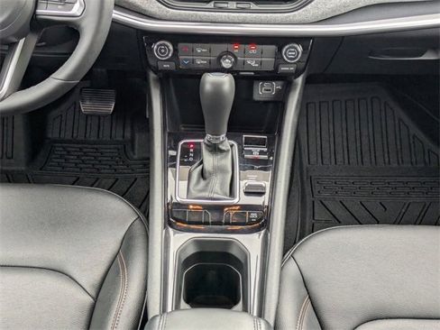 Used 2024 Jeep Compass Latitude image 19