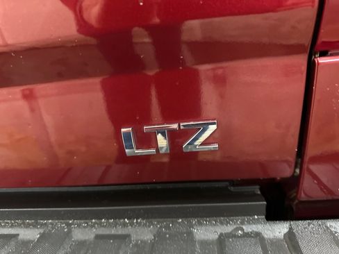 Used 2017 Chevrolet Silverado 1500 LTZ Z71 w/ LTZ Plus Package image 7