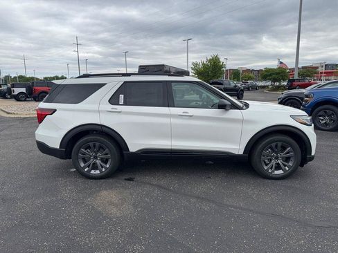 New 2026 Ford Explorer Active w/ Active Comfort Package AWD/4WD image 2