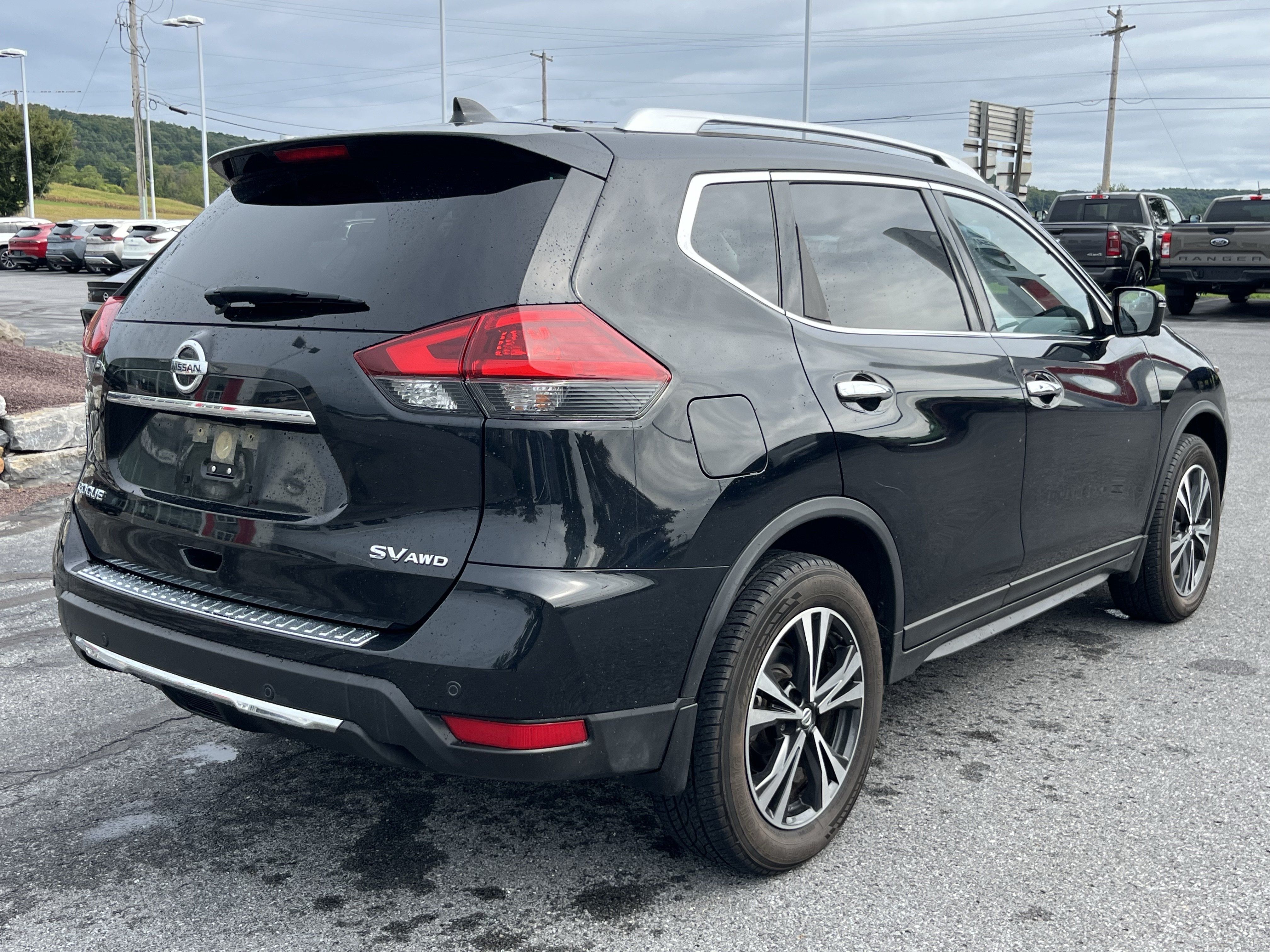 Used 2019 Nissan Rogue SV w/ Premium Package AWD/4WD image 5