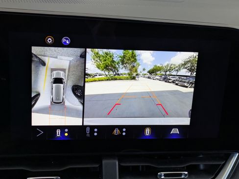 Used 2025 Chevrolet Equinox LT w/ Convenience Package II FWD image 22