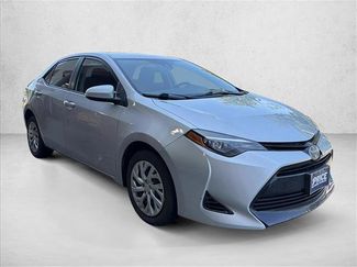 Used 2018 Toyota Corolla LE FWD video 3