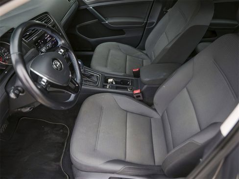 Used 2019 Volkswagen e-Golf SE w/ Driver Assistance Package image 14