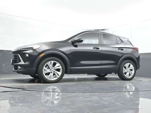 Used 2025 Buick Encore GX Preferred AWD/4WD image 28
