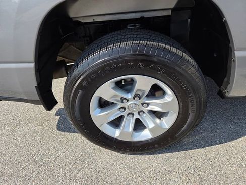 Used 2024 RAM 1500 Laramie AWD/4WD image 13