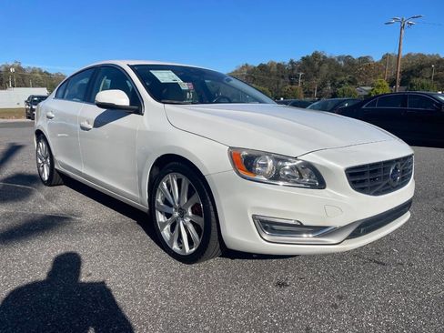 Used 2017 Volvo S60 T5 Inscription image 7