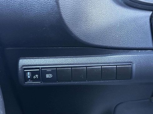 Used 2021 Toyota Corolla LE FWD image 68