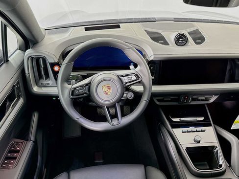 New 2026 Porsche Cayenne Coupe AWD/4WD image 24