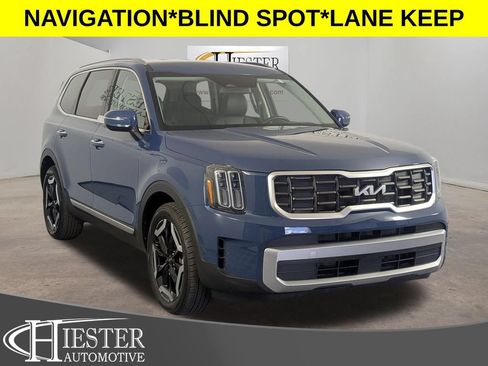 Used 2023 Kia Telluride S AWD/4WD image 1