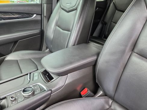 Used 2023 Cadillac XT6 Premium Luxury w/ Technology Package FWD image 37