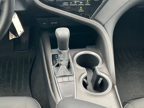 Used 2022 Toyota Camry LE FWD image 19